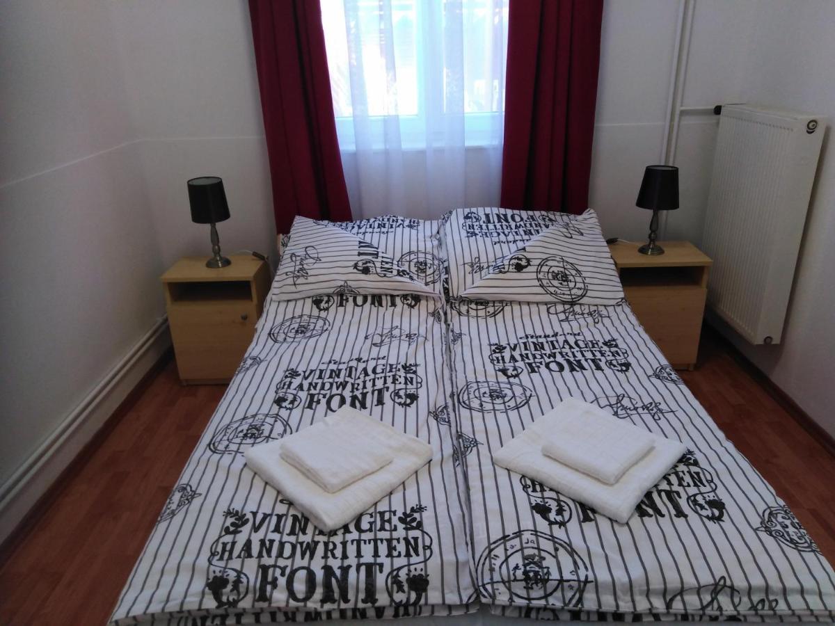 Arinza Apartman Vendeghaz Мезёкёвешд Экстерьер фото