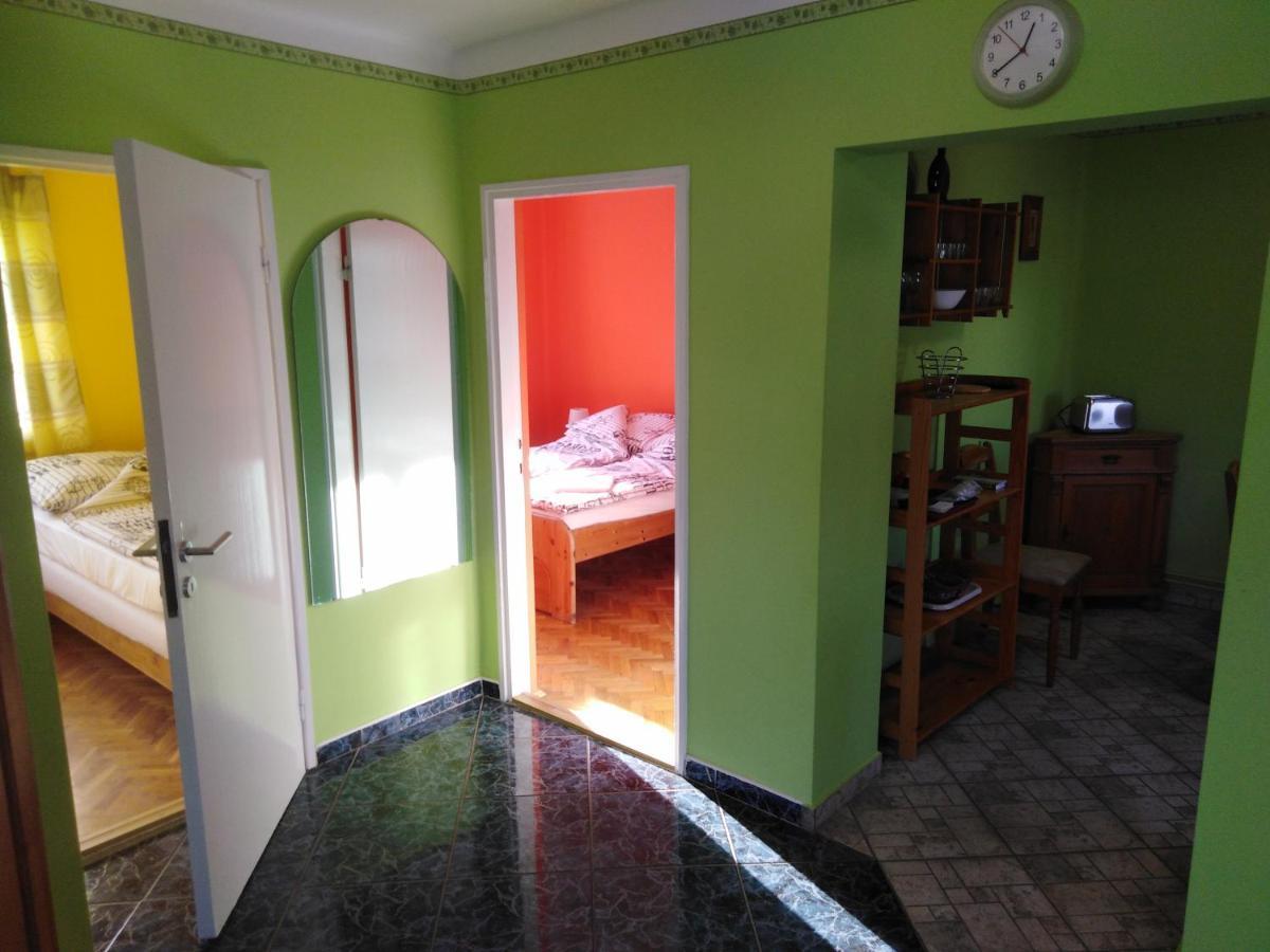 Arinza Apartman Vendeghaz Мезёкёвешд Экстерьер фото