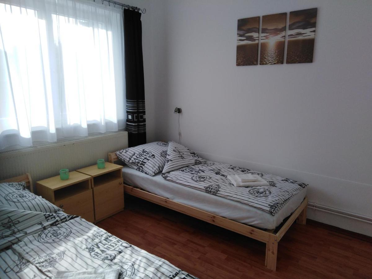 Arinza Apartman Vendeghaz Мезёкёвешд Экстерьер фото