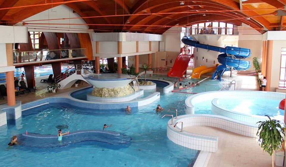 Arinza Apartman Vendeghaz Мезёкёвешд Экстерьер фото